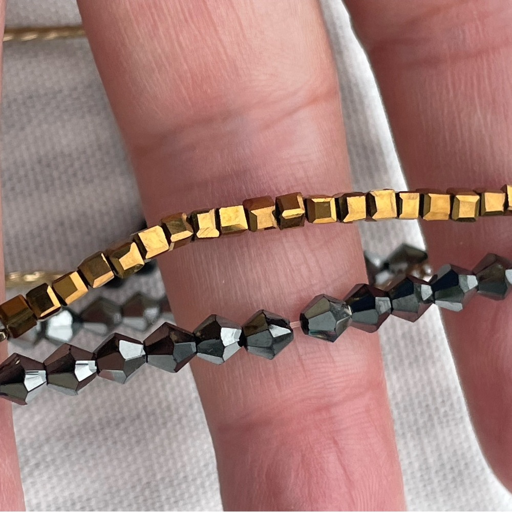 Elegant Gold and Black Beaded Bracelet Set of 7 - Picture 7 of 8